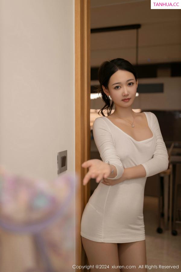 唐安琪  [XiuRen]高清写真图 2024.11.04 No.9392 唐安琪 丝袜美腿第26张图片
